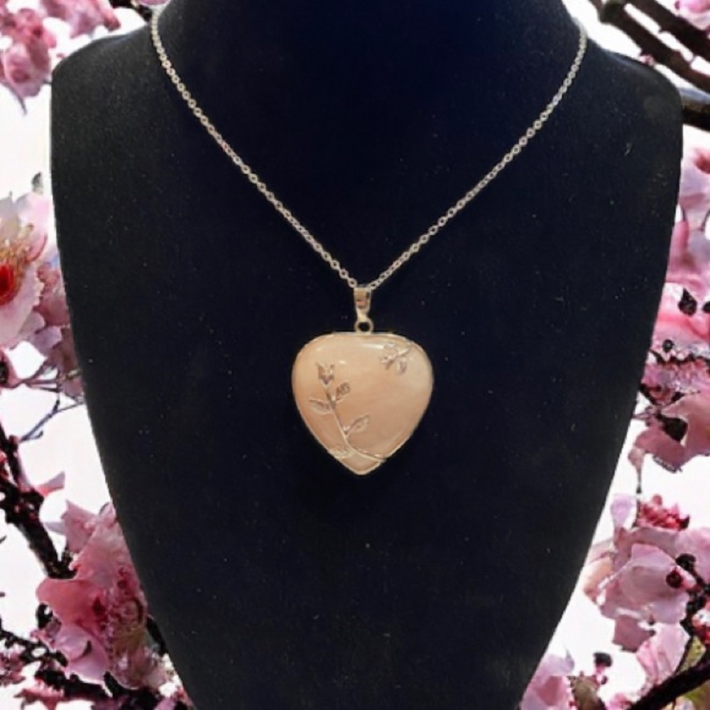 ⭐️SALE⭐️ Pink Heart & Rose Necklace 18" ~ Brand New
